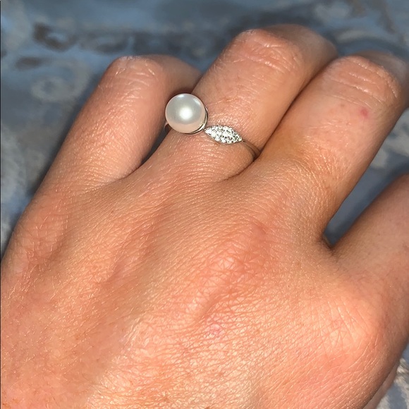 Jewelry - 💙Sterling silver genuine oyster 🦪 pearl ring